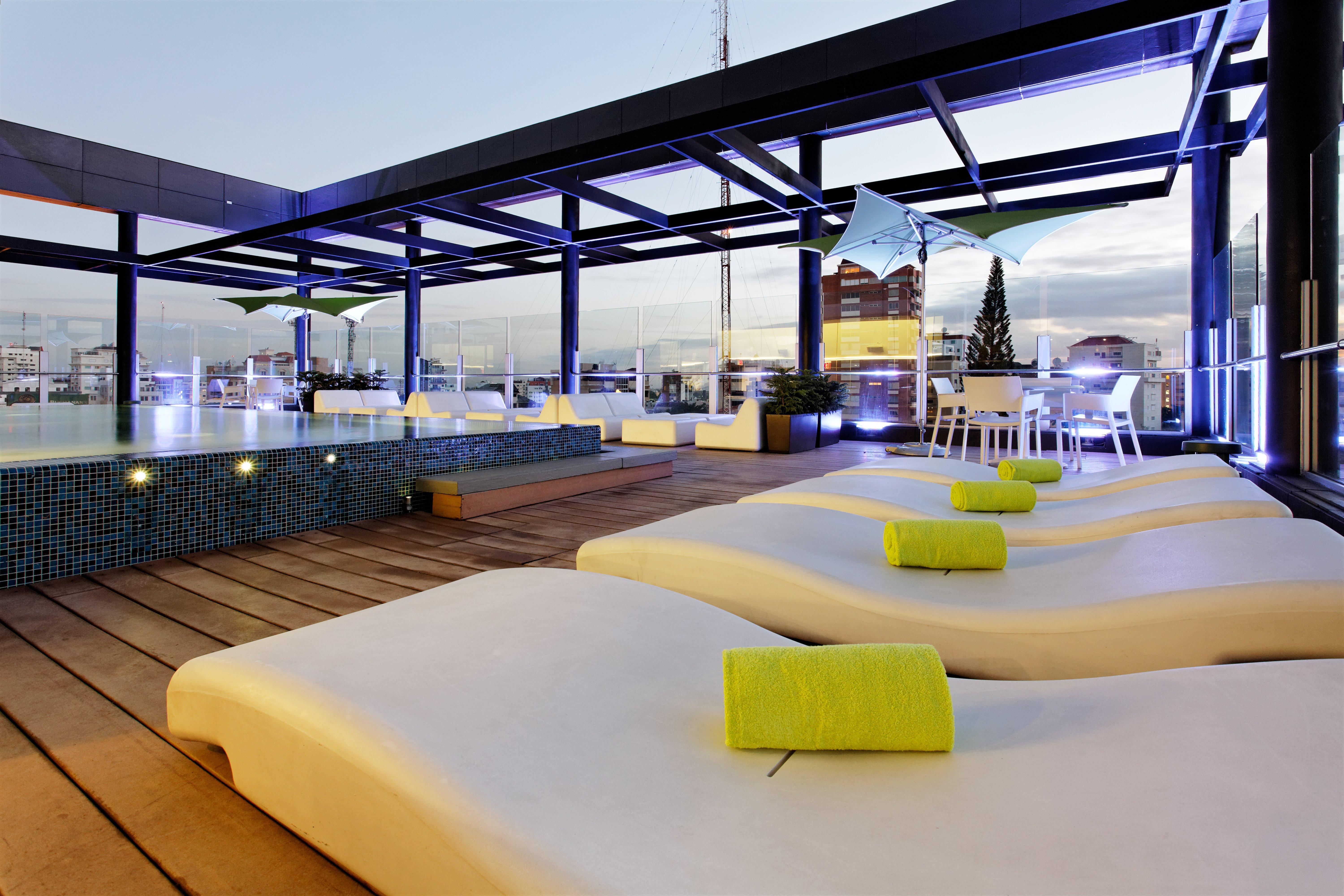 Holiday Inn Santo Domingo By Ihg Extérieur photo The rooftop pool at the hotel