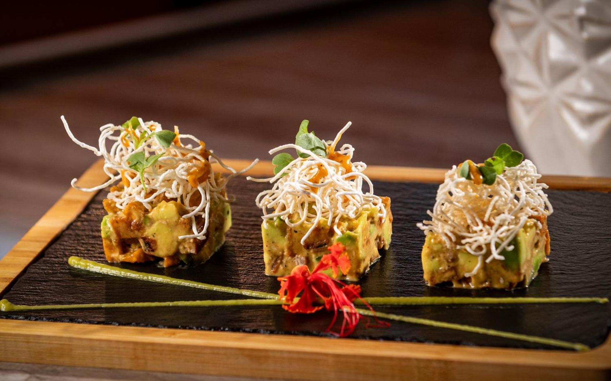 Holiday Inn Santo Domingo By Ihg Extérieur photo Avocado and bean sprouts